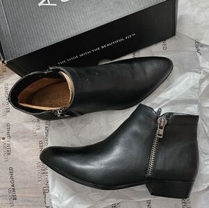 Naturalizer Claire Smooth Leather Heeled Ankle Boots Zipper Size 8 Pointed Toe